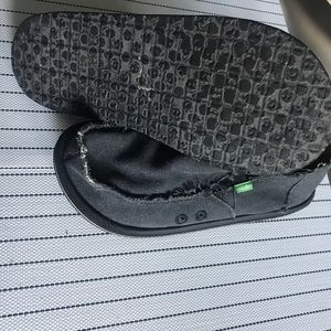 Men’s Sanuks Shoes/Slip-on’s
